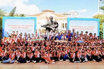 thieu nhi viet nam lao campuchia noi vong tay be ban
