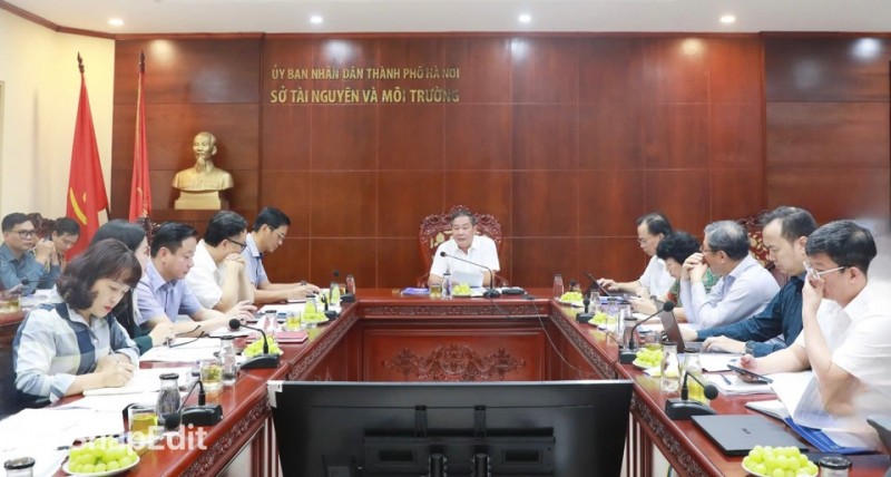 Phó Chủ tịch Thường trực UBND TP Hà Nội Lê Hồng Sơn chủ trì cuộc làm việc (Ảnh: T.L). Phó Chủ tịch Thường trực UBND TP Hà Nội Lê Hồng Sơn chủ trì cuộc làm việc (Ảnh: T.L).