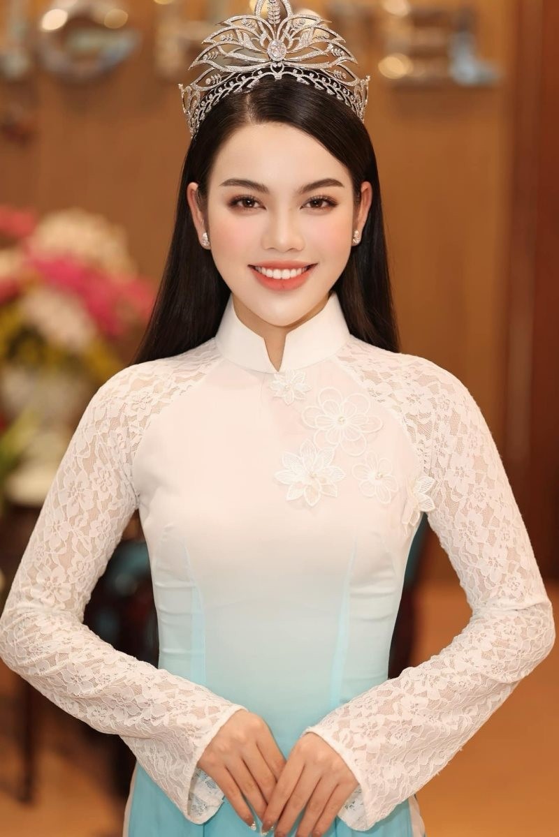 Nữ sinh Đại học Y Hà Nội đoạt vương miện “Hoa hậu Du lịch Bản sắc Việt Nam 2024”