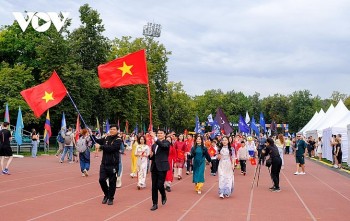 khai mac dai hoi the thao doanh nghiep quoc te danh cho nguoi nuoc ngoai tai nga