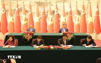 Việt Nam, Trung Quốc ký kết 14 văn kiện hợp tác