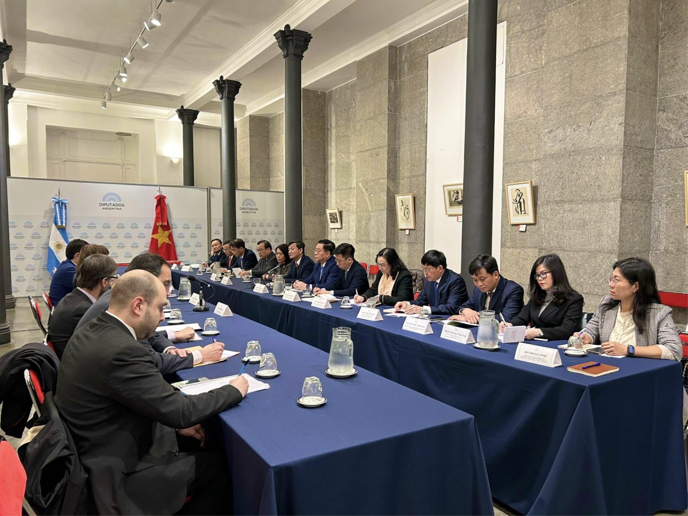 Việt Nam - Argentina: tiếp tục duy trì trao đổi đoàn, tăng cường gặp gỡ, tiếp xúc giữa các cấp, các tổ chức nhân dân