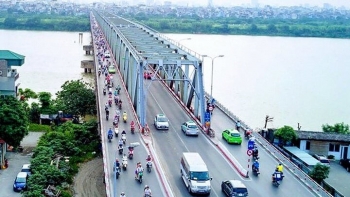 Hà Nội cấm nhiều loại phương tiện qua cầu Chương Dương