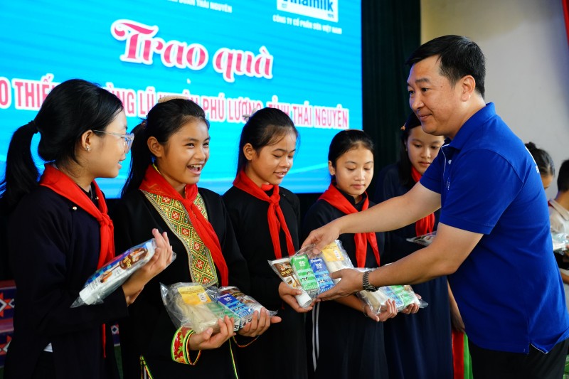 Mang trung thu ấm áp đến trẻ em mọi miền Mang trung thu ấm áp đến trẻ em mọi miền