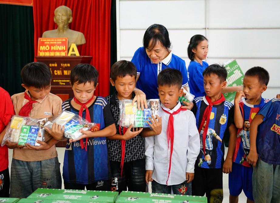 Mang trung thu ấm áp đến trẻ em mọi miền Mang trung thu ấm áp đến trẻ em mọi miền