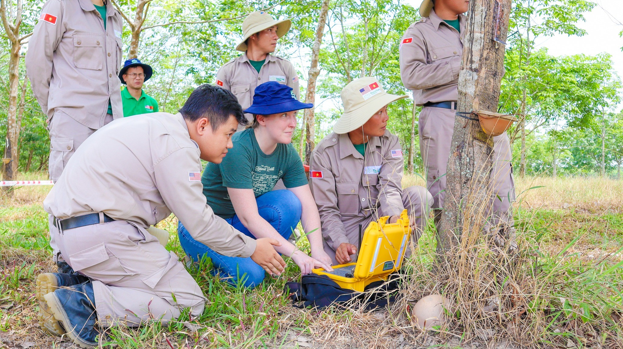 PeaceTrees Vietnam có nhiều đóng góp trong công tác rà phá bom mìn và tái thiết các khu vực bị tàn phá bởi chiến tranh tại Việt Nam. (Ảnh: PeaceTrees Vietnam)