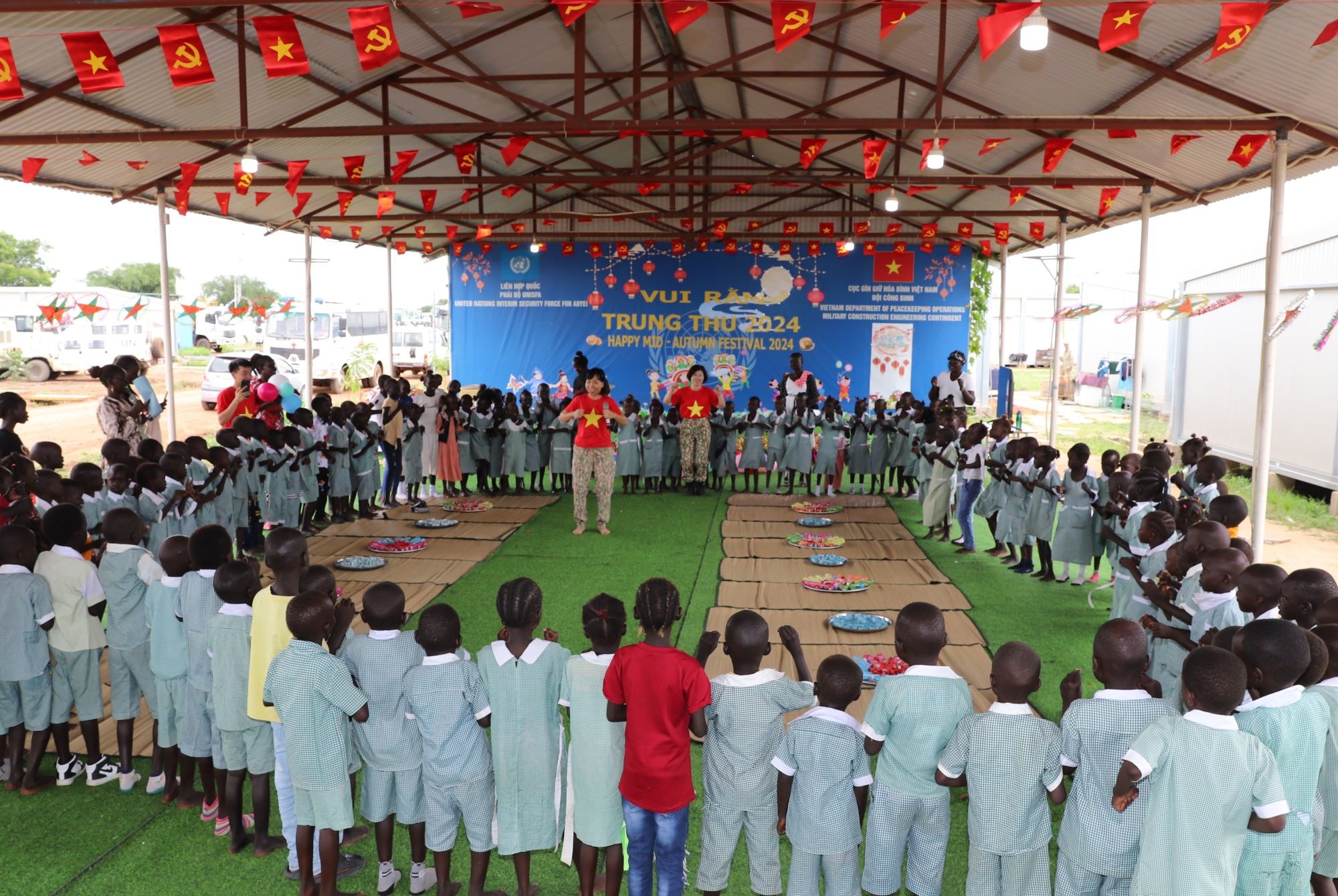 Những "sứ giả hòa bình" góp phần tỏa sáng hình ảnh Việt Nam Những "sứ giả hòa bình" góp phần tỏa sáng hình ảnh Việt Nam