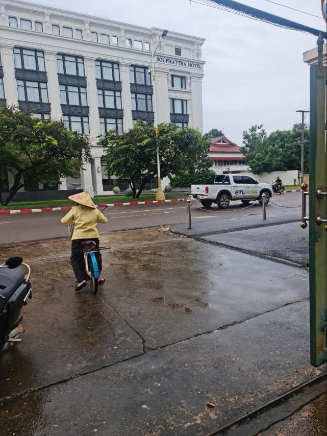 Tình nghĩa của Việt kiều Lào dành cho đồng bào bị bão lũ