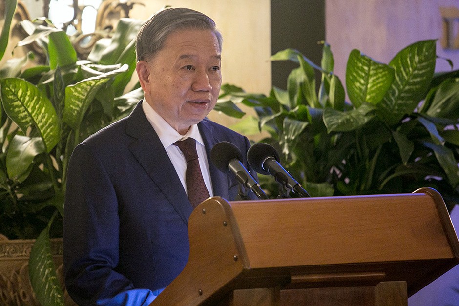 Tổng Bí thư, Chủ tịch nước Tô Lâm phát biểu tại buổi gặp gỡ đại biểu hữu nghị nhân dân và thế hệ trẻ Cuba. Ông cho biết, trong lịch sử thế giới, hiếm có mối quan hệ nào đặc biệt như quan hệ giữa hai Đảng, hai Nhà nước và nhân dân hai nước Việt Nam-Cuba. (Ảnh: Cubadebate) Tổng Bí thư, Chủ tịch nước Tô Lâm phát biểu tại buổi gặp gỡ đại biểu hữu nghị nhân dân và thế hệ trẻ Cuba. Ông cho biết, trong lịch sử thế giới, hiếm có mối quan hệ nào đặc biệt như quan hệ giữa hai Đảng, hai Nhà nước và nhân dân hai nước Việt Nam-Cuba. (Ảnh: Cubadebate)