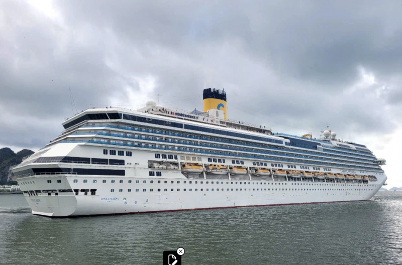 Tàu Costa Serena đã đưa gần 3.500 hành khách đến với Hạ Long (Ảnh: T.L). Tàu Costa Serena đã đưa gần 3.500 hành khách đến với Hạ Long (Ảnh: T.L).