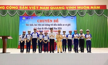 Học sinh Cần Thơ nói không với điều khiển xe cơ giới khi chưa đủ điều kiện
