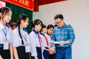Zhi Shan Foundation trao học bổng cho 601 học sinh nghèo vượt khó tại Thừa Thiên Huế