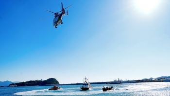 anh canh sat bien viet nam han quoc luyen tap chung tim kiem cuu nan tren bien