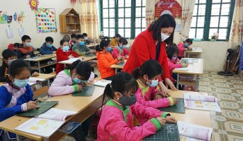 Học sinh Lào Cai được miễn toàn bộ học phí năm học 2024-2025