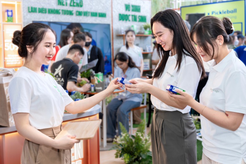 Các bạn trẻ hào hứng với trải nghiệm “Siêu xanh, siêu xinh” đến từ Vinamilk Các bạn trẻ hào hứng với trải nghiệm “Siêu xanh, siêu xinh” đến từ Vinamilk