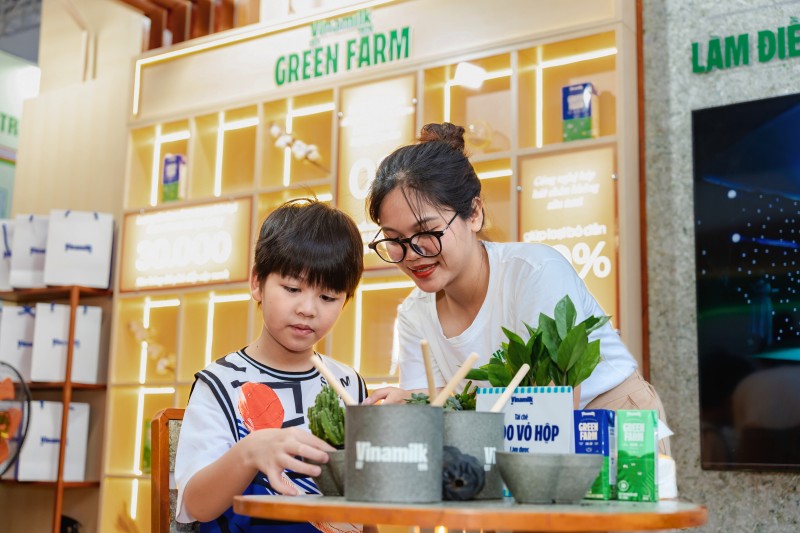 Các bạn trẻ hào hứng với trải nghiệm “Siêu xanh, siêu xinh” đến từ Vinamilk Các bạn trẻ hào hứng với trải nghiệm “Siêu xanh, siêu xinh” đến từ Vinamilk