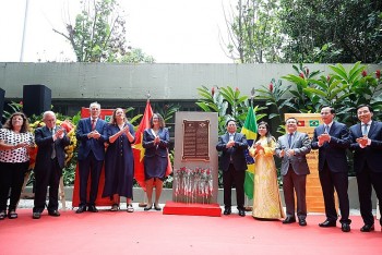 Khánh thành biển kỷ niệm, tôn vinh Chủ tịch Hồ Chí Minh tại Brazil