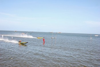 Gần 60 tay đua tranh tài tại Ngày hội đua vỏ lãi tỉnh Cà Mau mở rộng 2024