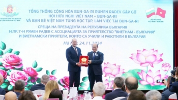 Tổng thống Bulgaria gặp mặt những người bạn Việt Nam từng học tập, làm việc tại Bulgaria