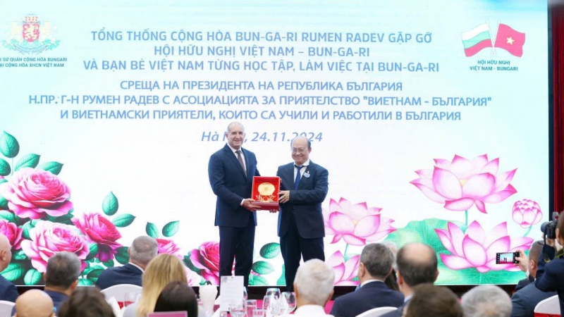 Tổng thống Bulgaria gặp mặt những người bạn Việt Nam từng học tập, làm việc tại Bulgaria