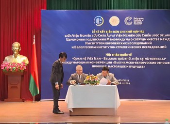Viện Nghiên cứu châu Âu (Việt Nam) và Viện Nghiên cứu Chiến lược Belarus ký kết MOU