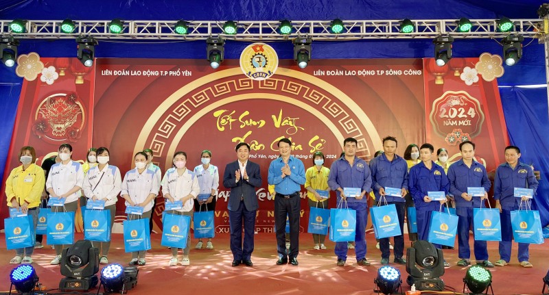 Công đoàn Việt Nam thực hiện nghiêm công tác đổi mới, sắp xếp tổ chức bộ máy