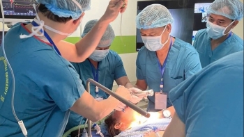 Việt Nam hỗ trợ Lào làm chủ kỹ thuật ghép thận: tạo bước tiến giúp nâng cao công tác chăm sóc sức khỏe toàn dân