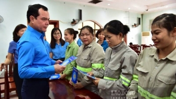 Thăm hỏi đoàn viên, người lao động tỉnh Tuyên Quang bị ảnh hưởng bởi cơn bão số 3