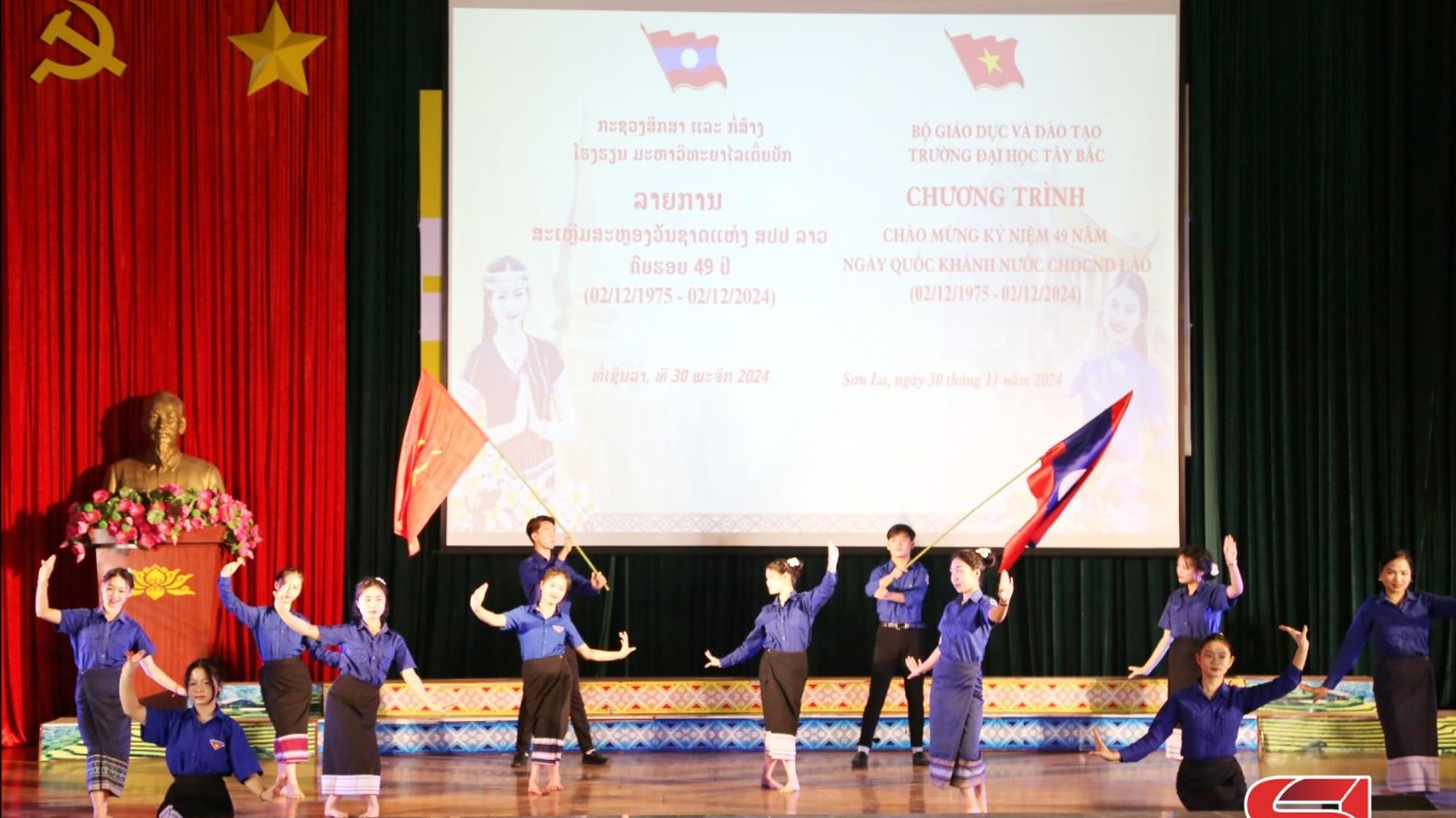 Hải Phòng, Sơn La tổ chức giao lưu chào mừng Quốc khánh Lào