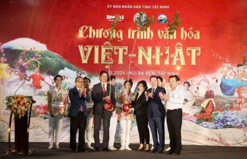 Nhật Bản tặng 200 cây hoa anh đào cho tỉnh Tây Ninh