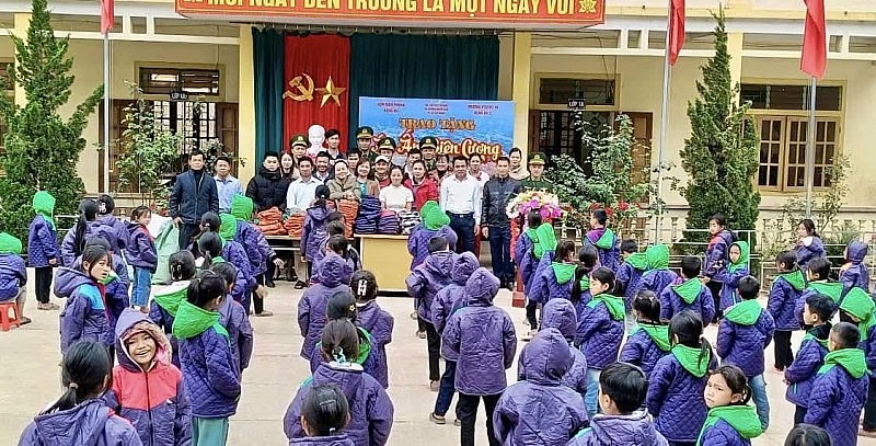 Nhiều hoạt động ý nghĩa thiết thực tại các xã biên giới ở Nghệ An