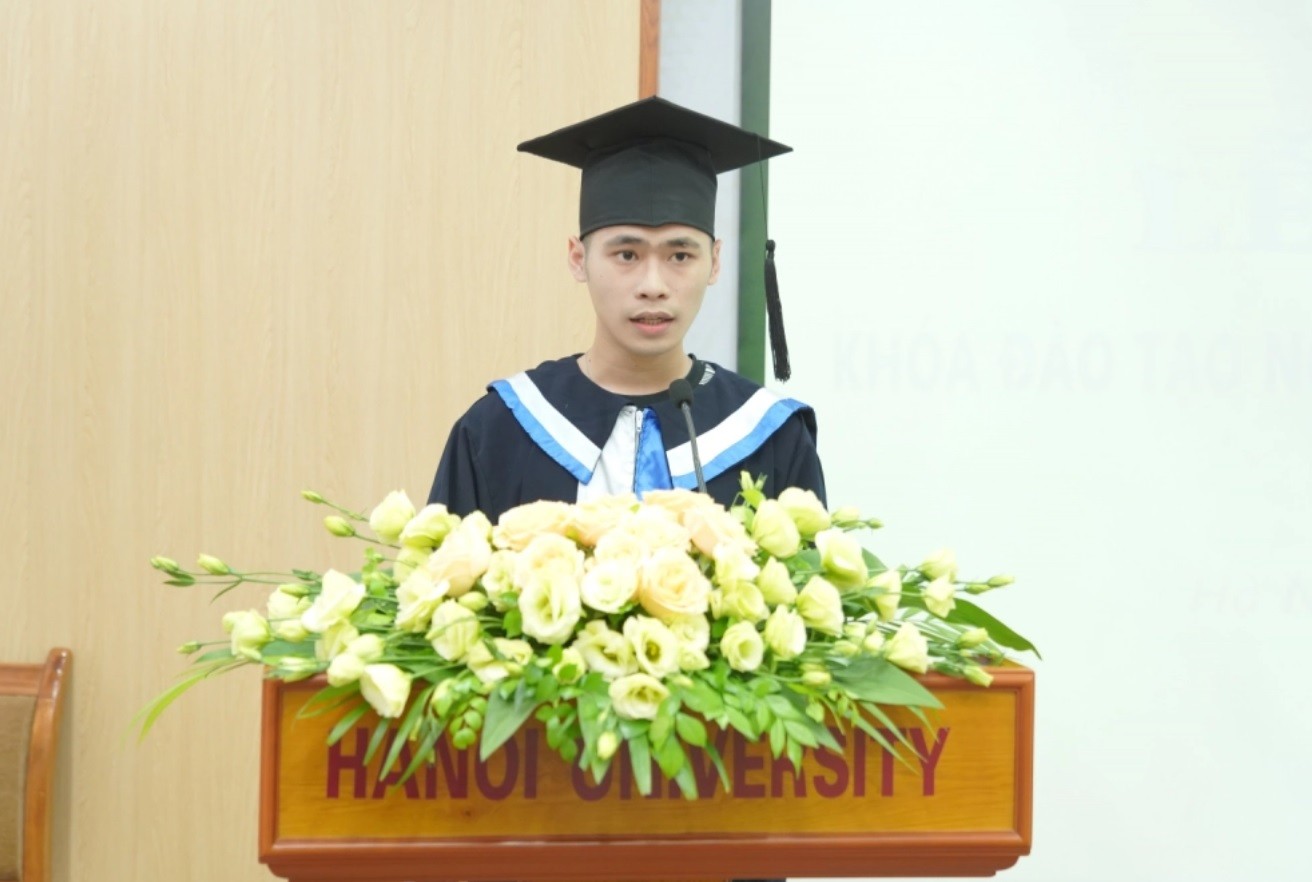 Meng Lei phát biểu tại Lễ bế giảng khóa đào tạo ngắn hạn tiếng Việt và văn hóa Việt Nam của Trường Đại học Hà Nội, tháng 7/2023. (Ảnh: hanu.vn)