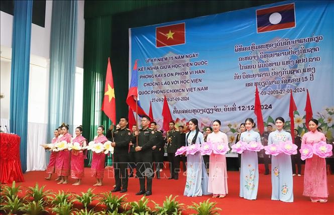 Học viện Quốc phòng Việt Nam - Lào tăng cường thắt chặt quan hệ