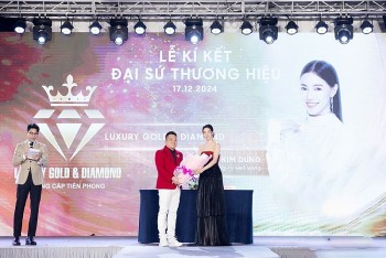 ba trum sac dep pham kim dung tro thanh dai su thuong hieu cho luxury gold diamond