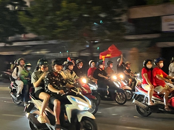 Việt Nam vô địch AFF Cup 2024, cả nước tưng bừng mừng chiến thắng