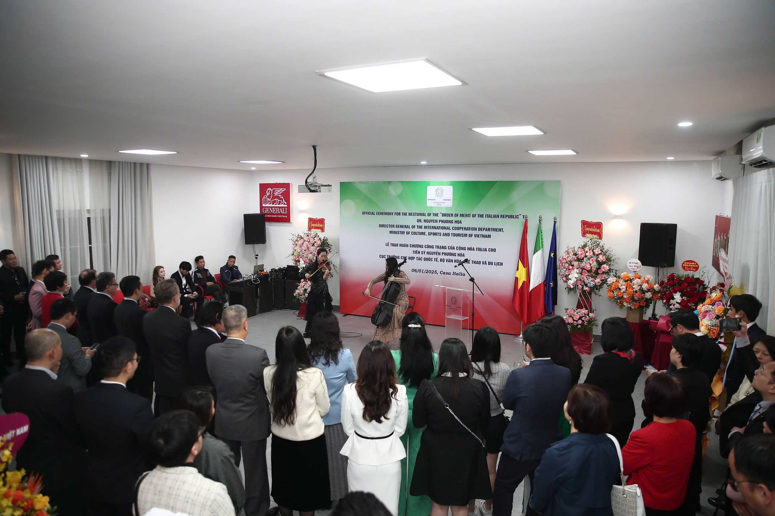 TS. Nguyễn Phương Hòa được vinh danh với Huân chương Công trạng của Cộng hòa Italia