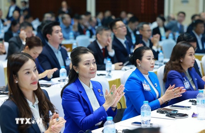 Tháo gỡ vướng mắc, thúc đẩy hợp tác kinh tế tương xứng với quan hệ Việt Nam - Lào