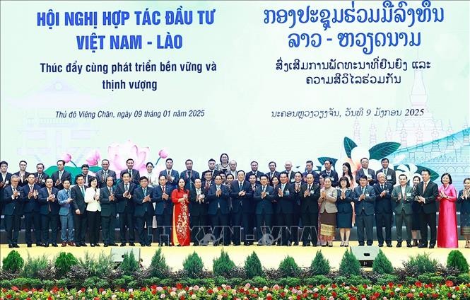 Tháo gỡ vướng mắc, thúc đẩy hợp tác kinh tế tương xứng với quan hệ Việt Nam - Lào