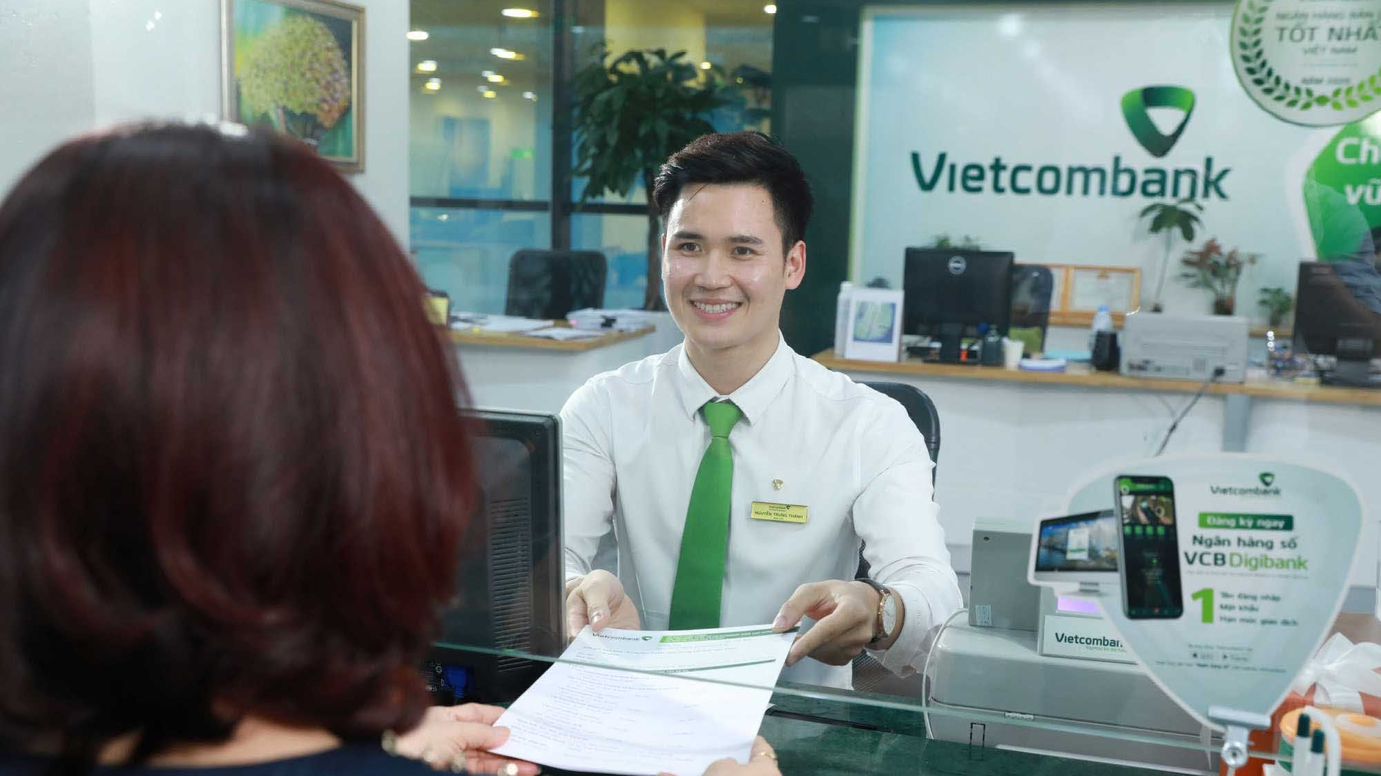 Vietcombank báo lãi kỷ lục