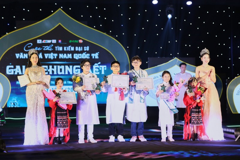 Wang An Nam giành quán quân cuộc thi Tìm kiếm đại sứ văn hóa Việt Nam quốc tế