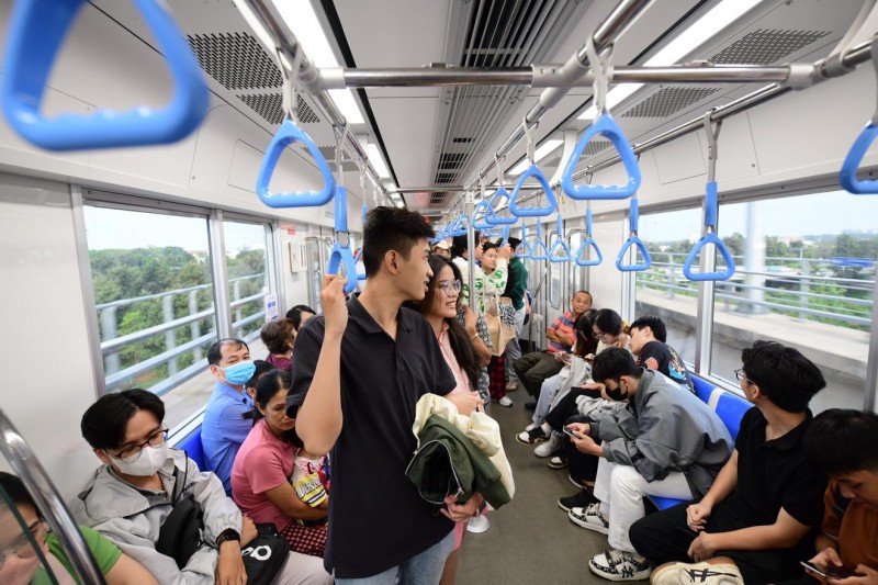 Vinamilk phục vụ miễn phí sản phẩm cho người dân check-in tại các ga metro Bến Thành – Suối Tiên Vinamilk phục vụ miễn phí sản phẩm cho người dân check-in tại các ga metro Bến Thành – Suối Tiên