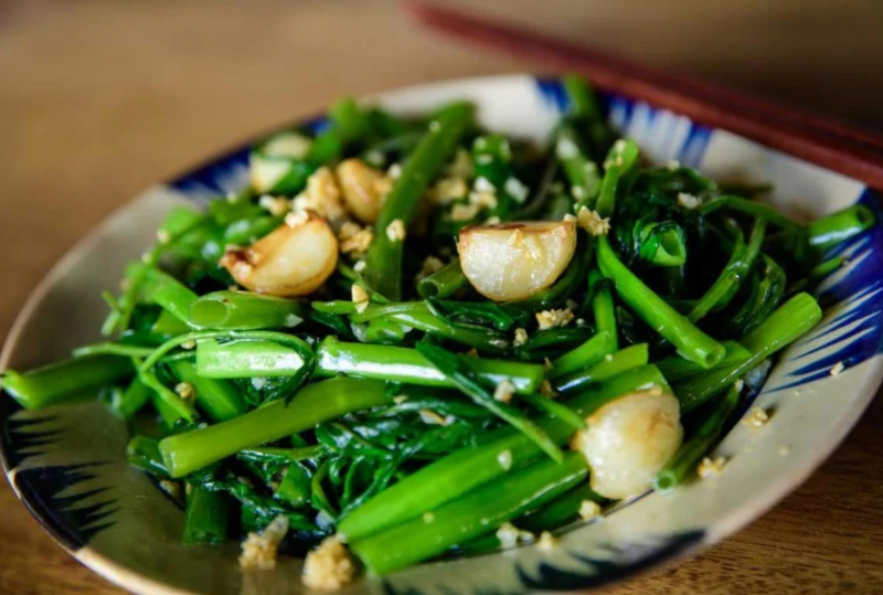 Taste Atlas: Rau muống xào tỏi là món ăn kèm ngon nhất Đông Nam Á