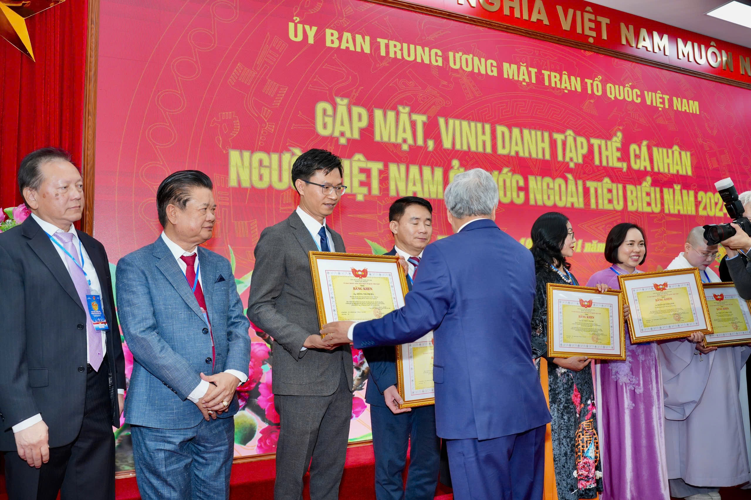 Kiều bào và những hy vọng về một mùa Xuân mới của đất nước