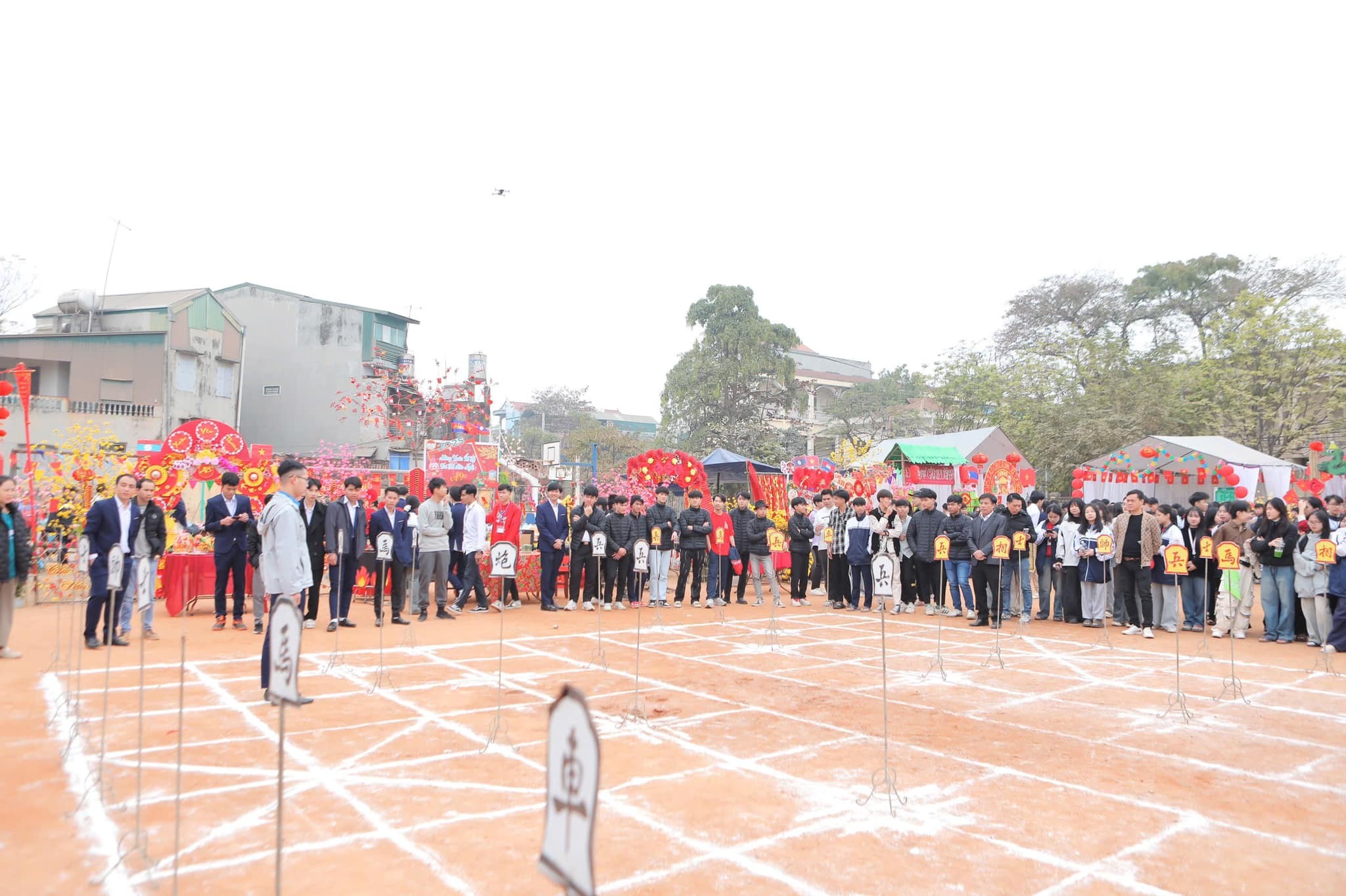 chương trình giúp học sinh khối dân tộc nội trú của trường hiểu thêm về văn hóa ba miền Việt Nam cũng như tìm hiểu về đất nước, con người Lào và Campuchia. chương trình giúp học sinh khối dân tộc nội trú của trường hiểu thêm về văn hóa ba miền Việt Nam cũng như tìm hiểu về đất nước, con người Lào và Campuchia.
