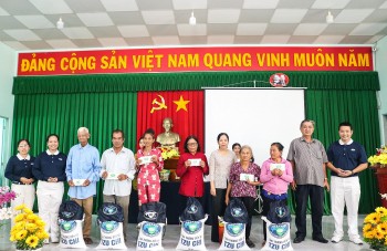 250 hộ khó khăn tại Trà Vinh nhận quà Tết từ tổ chức Tzu Chi