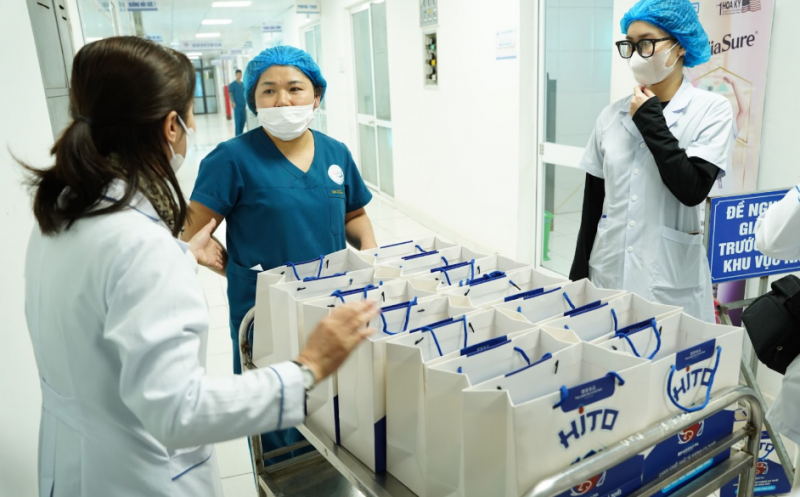 (70 phần quà là sữa Hito Grow sẵn sàng trao tận tay các bệnh nhi