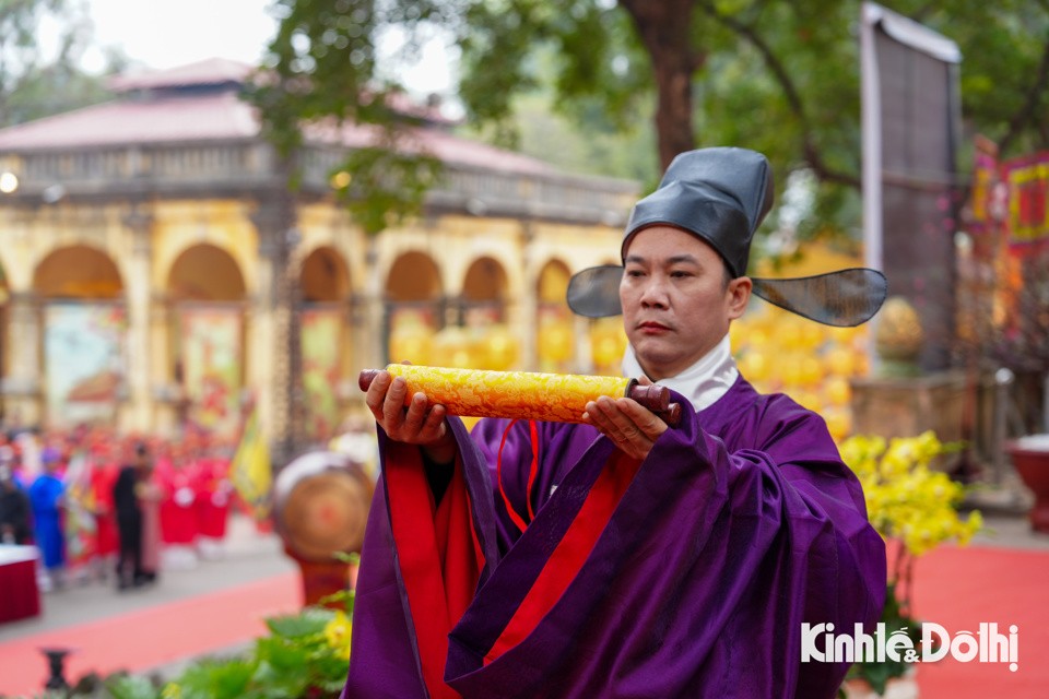 Nghi lễ này như là một sợi dây kết nối giữa con người đương đại với nền văn hóa của quá khứ.