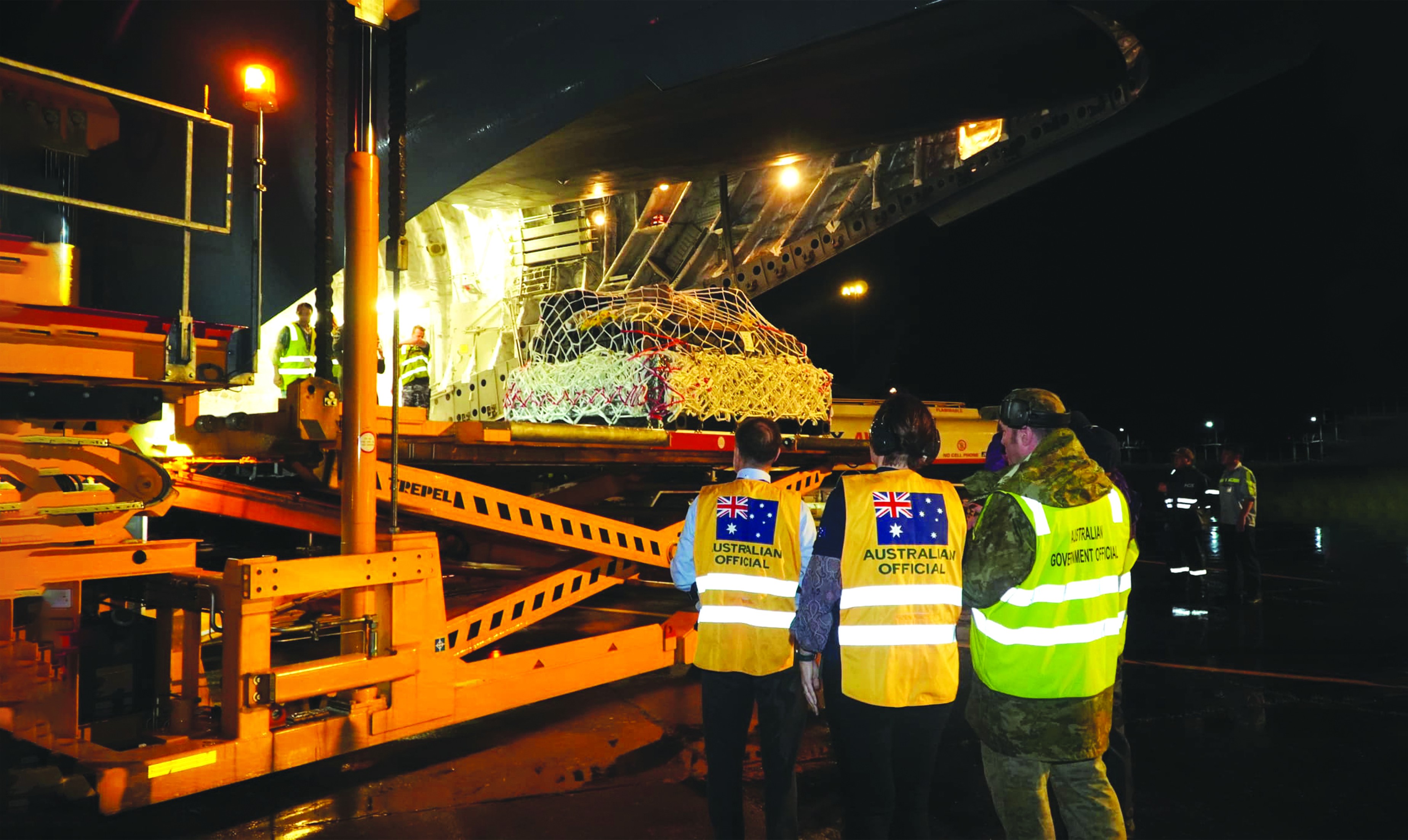 Lô hàng cứu trợ khẩn cấp đầu tiên của chính phủ Australia đến Hà Nội tối 11/9/2024. (Ảnh: KT)