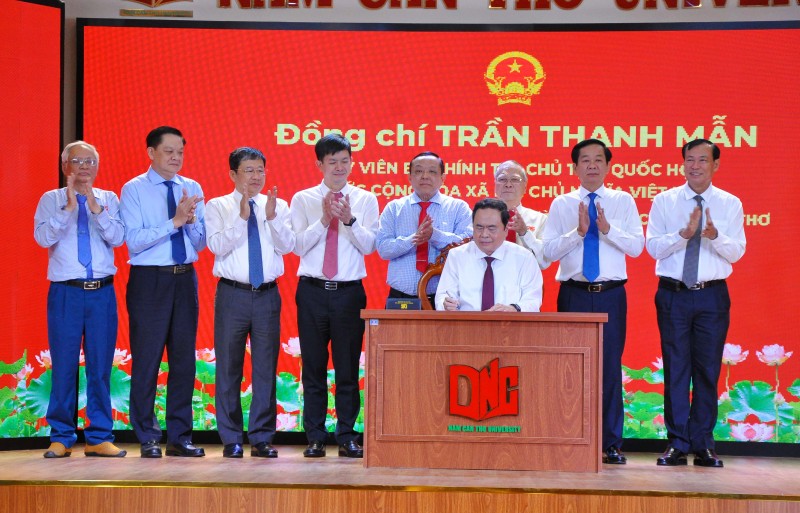 Khai mạc Hội nghị Ban Chấp hành Liên minh Nghị viện Pháp ngữ tại Cần Thơ