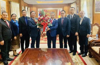 Lãnh đạo Lào chúc mừng Việt Nam nhân kỷ niệm 95 năm thành lập Đảng